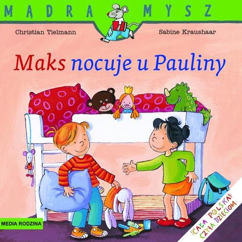 Image of Maks nocuje u Pauliny